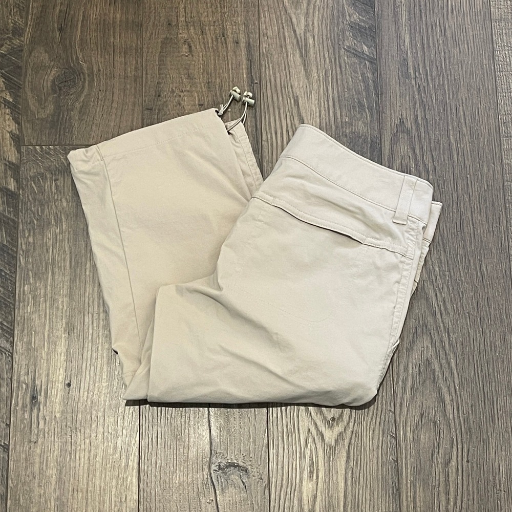 Columbia Omni-Shield Tan Capri Hiking Pants Women Size 2 Cinch Hem Knickers